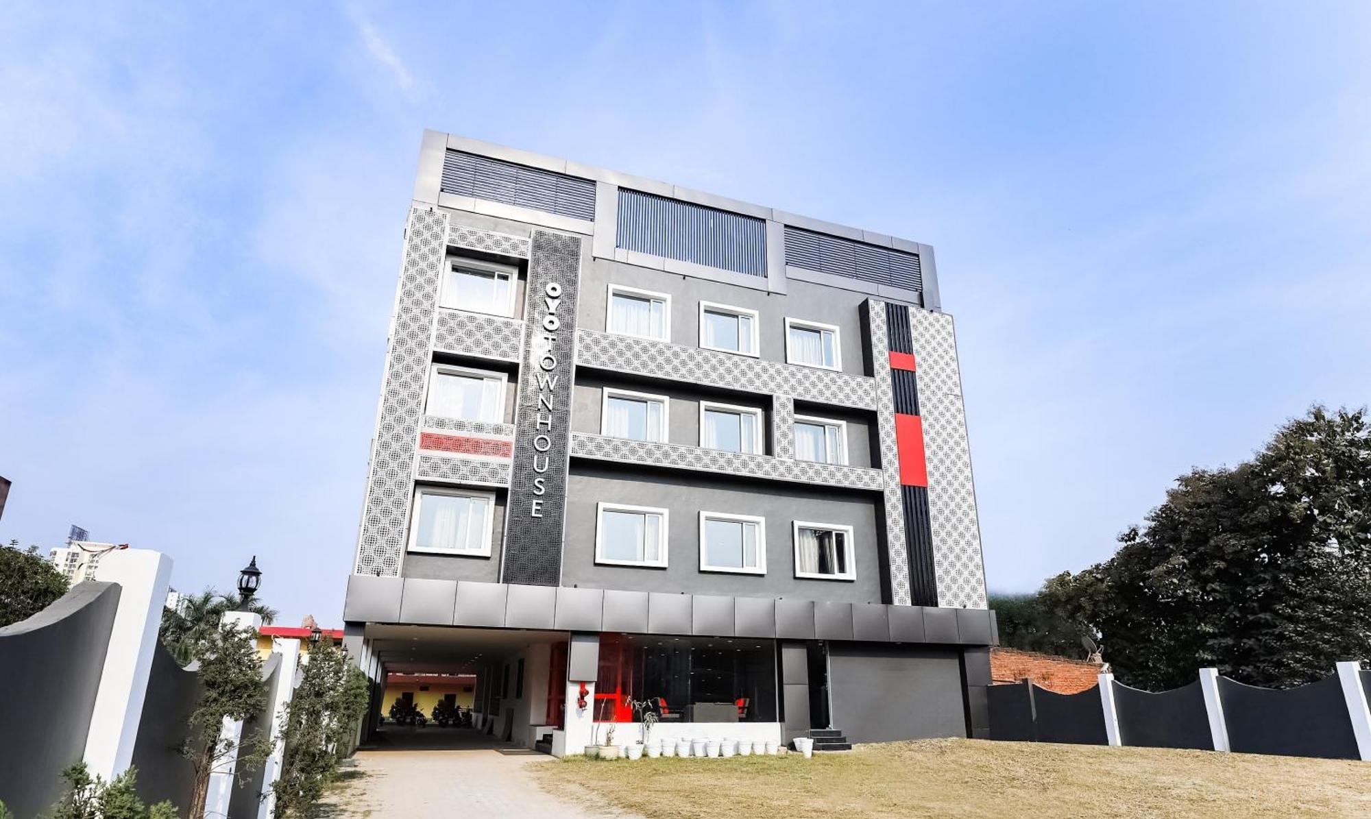 Townhouse Prithvi Resort Near Phoenix Palassio Lucknow Exterior foto