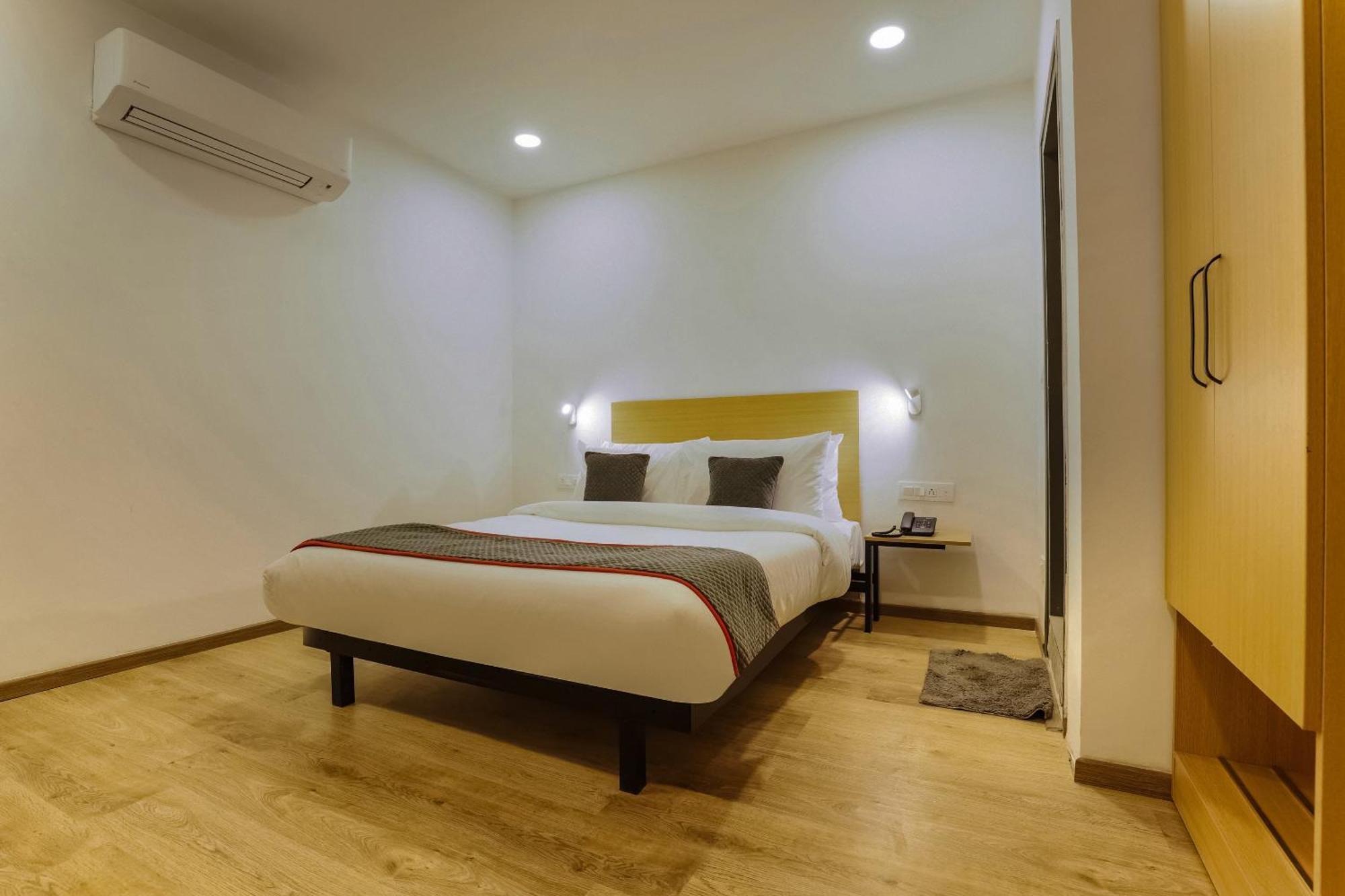 Townhouse Prithvi Resort Near Phoenix Palassio Lucknow Exterior foto
